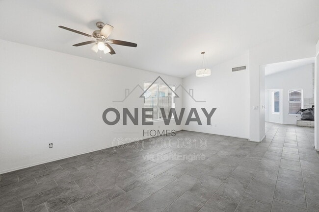 Building Photo - 4622 E Summerhaven Dr