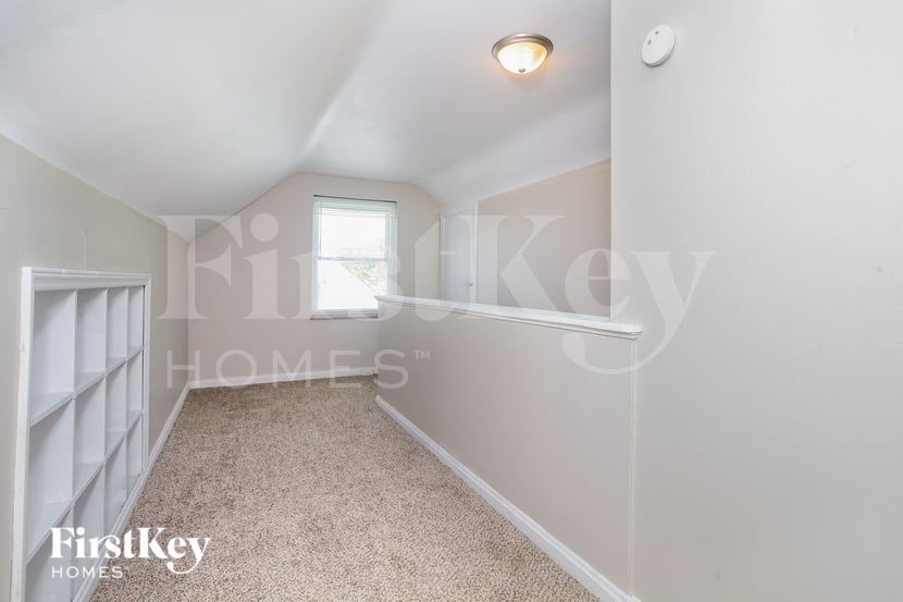 Building Photo - 5256 Ponce Ln