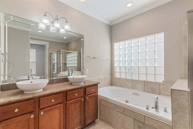 Building Photo - 1510 Birdsall St