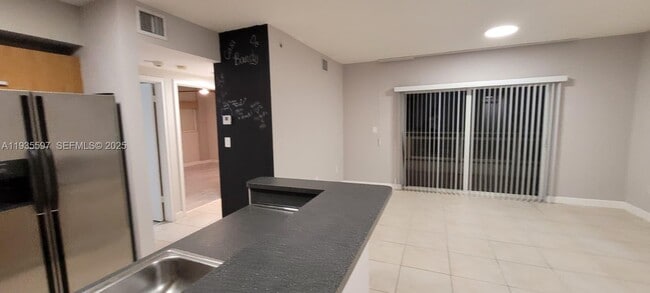 Building Photo - 471 NE 25th St