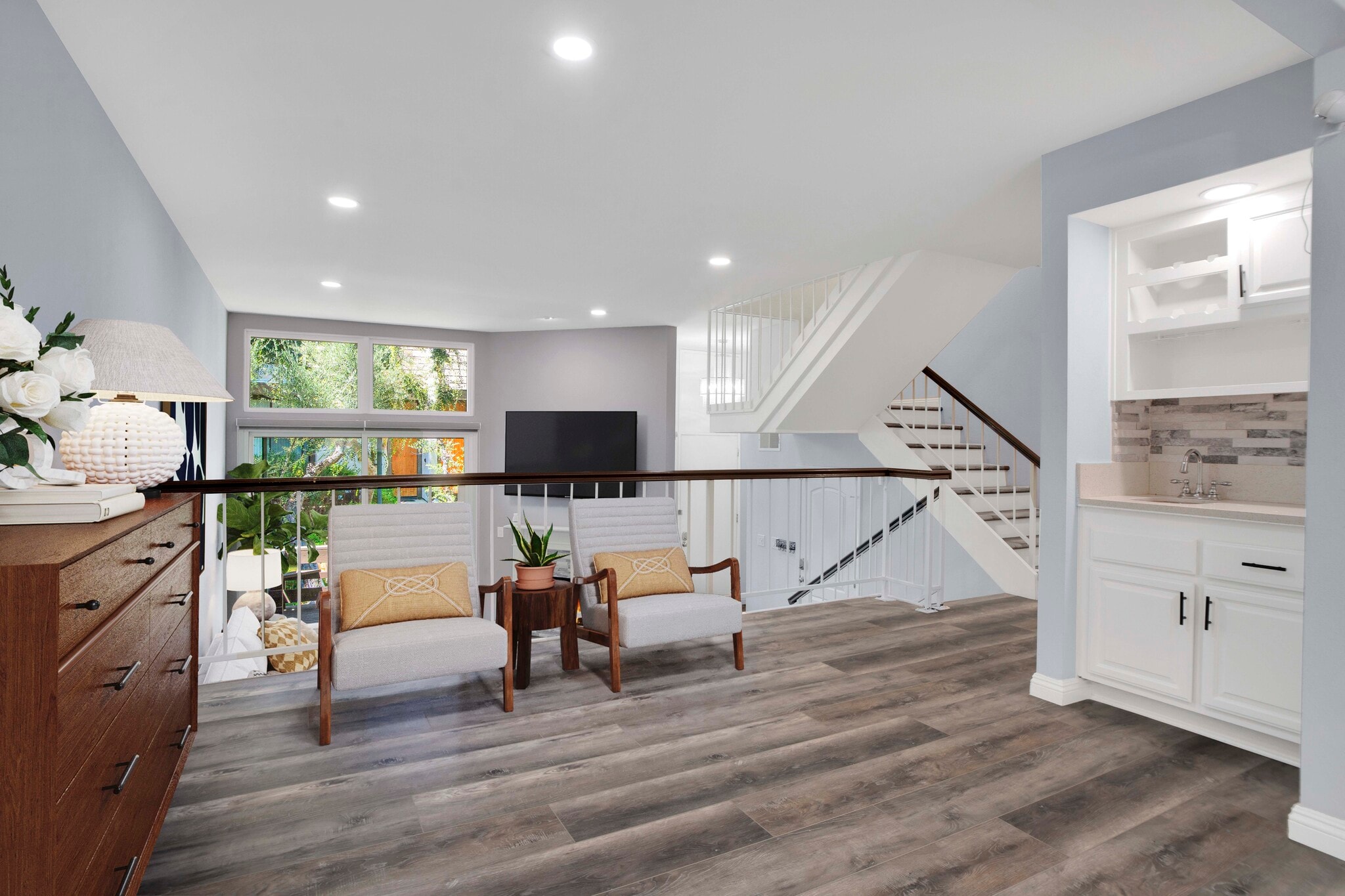 Family Room - 9000 Vanalden Ave