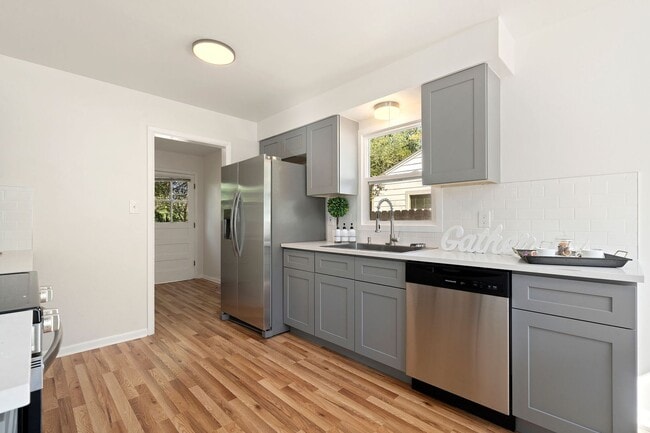 Building Photo - Stunning Fully Remodeled 3-Bedroom Home with Fenced Yard