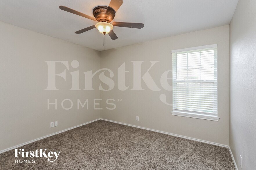 Building Photo - 5102 Roan Brook