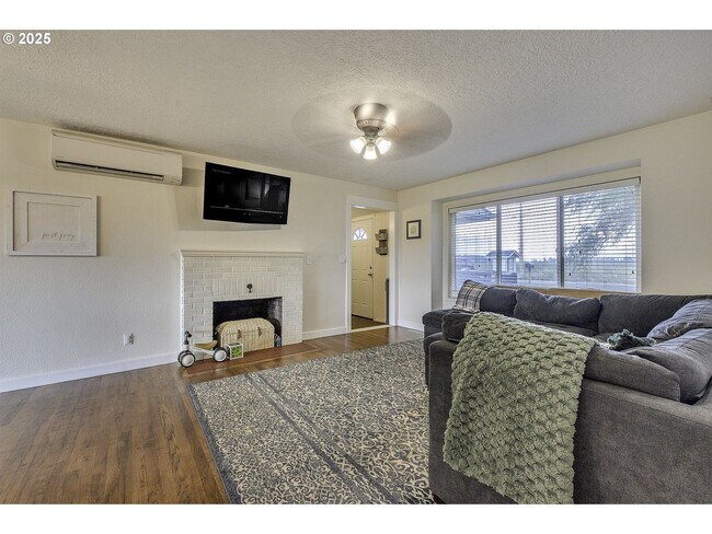 Building Photo - Verboort Country Retreat Front/Back Yards, Barn/shop with upper level, and Extra Storage!