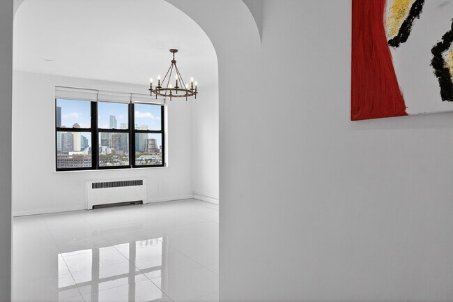 Building Photo - 104 Palisade Ave