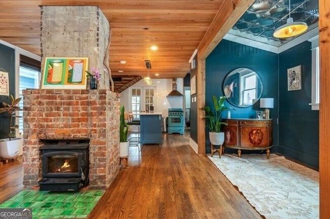 Building Photo - 154 Savannah St SE