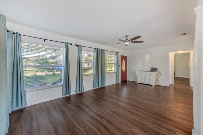 Building Photo - 5244 35th Terrace N