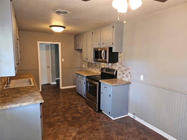 Building Photo - 3208 Brown Trail