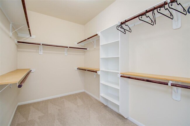 Building Photo - 24019 Via Viale Dr