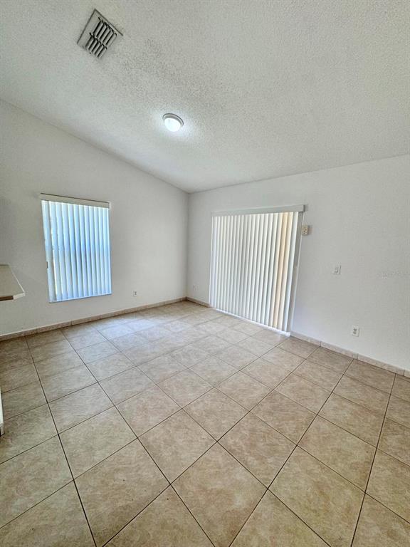 Building Photo - 147 S Roma Way