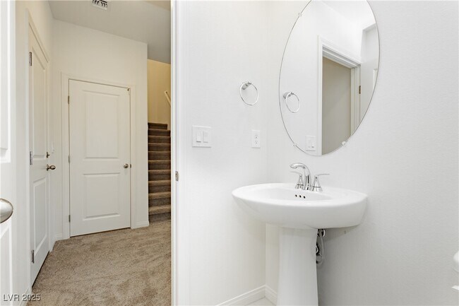 Building Photo - 2768 V. Napoli