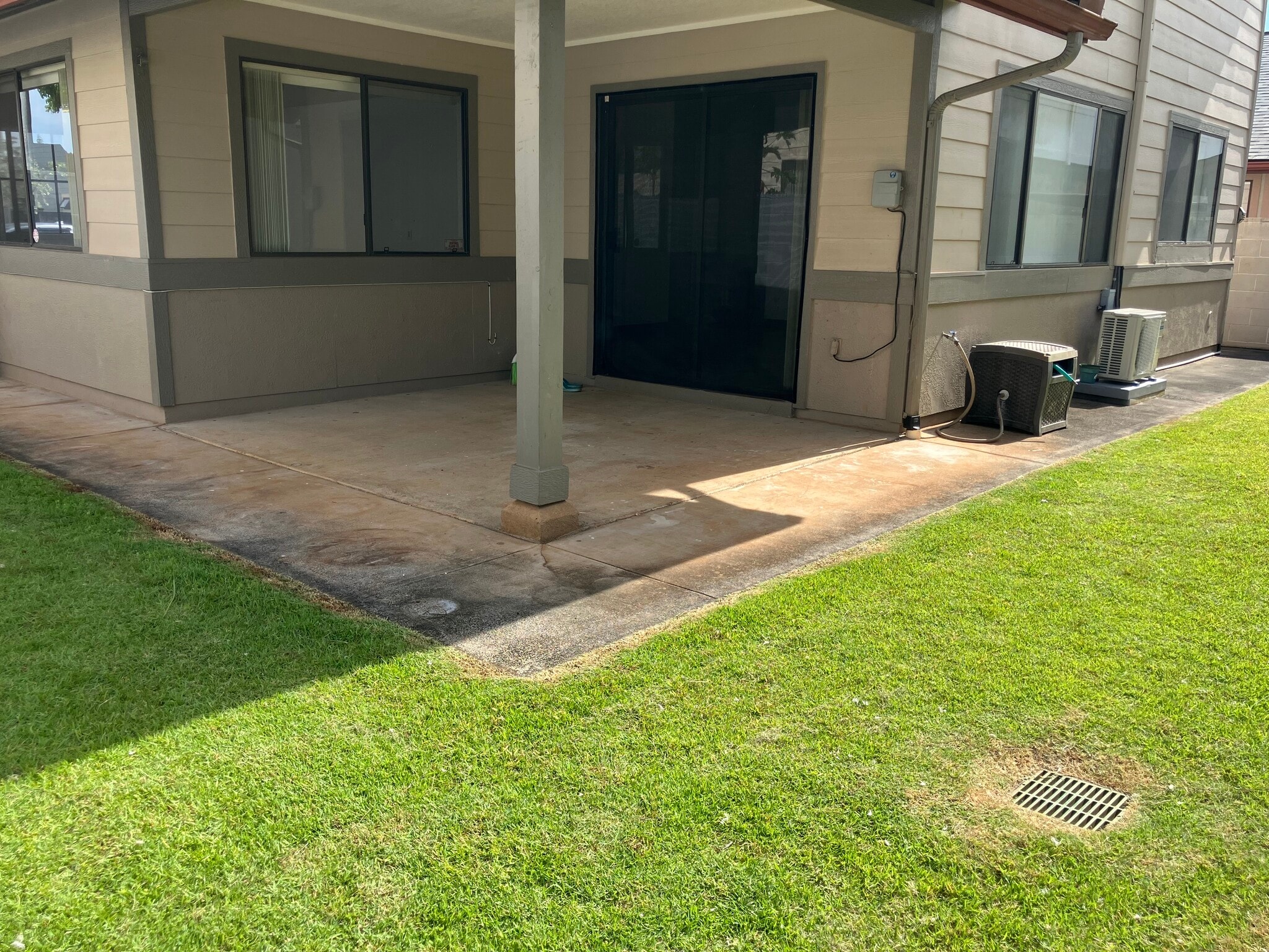 Covered and Private PATIO - 95-2052 Puukaa St