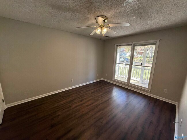 Building Photo - 213 Shadowbrook Ln NE
