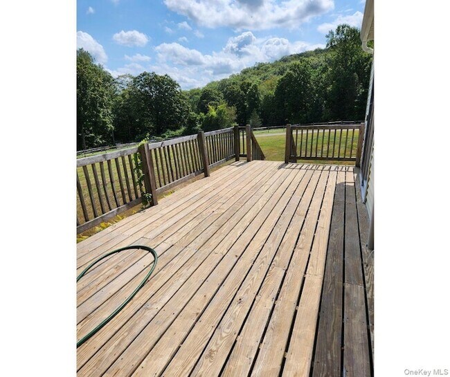 Building Photo - 160 Couch Rd