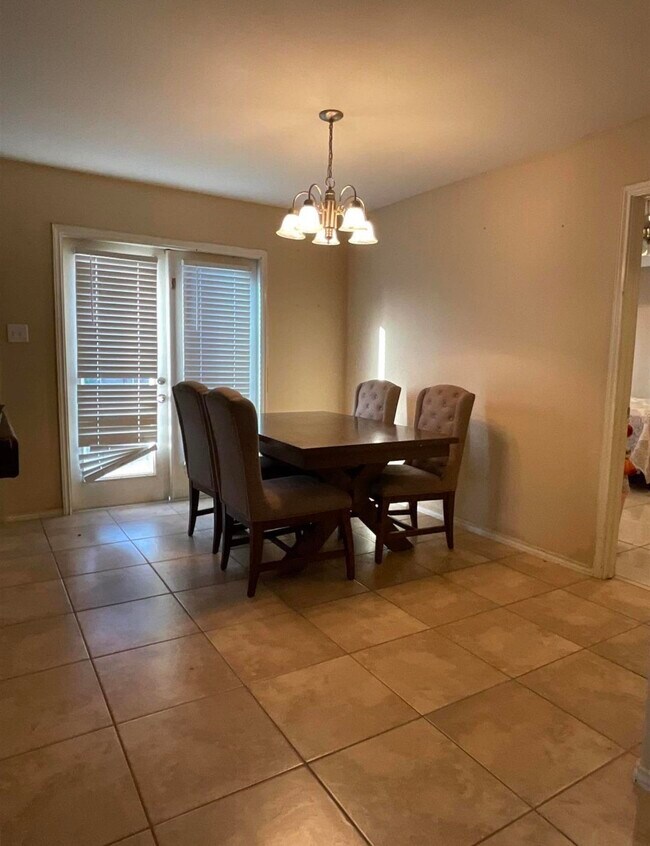 Building Photo - 6104 Monaguillo Dr