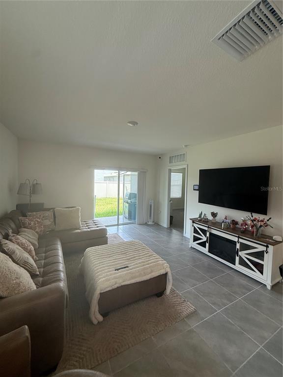 Building Photo - 7117 Cattle Egret Dr