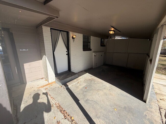 Building Photo - Ready to move in.....