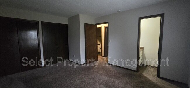 Building Photo - 3519 Shoaff Park River Dr