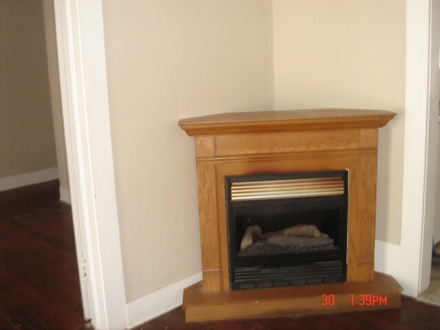 Building Photo - 1223 5th St