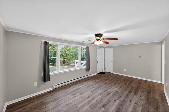 Building Photo - 4225 Robinson Rd