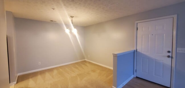 Building Photo - Open House on  Spacious Condo