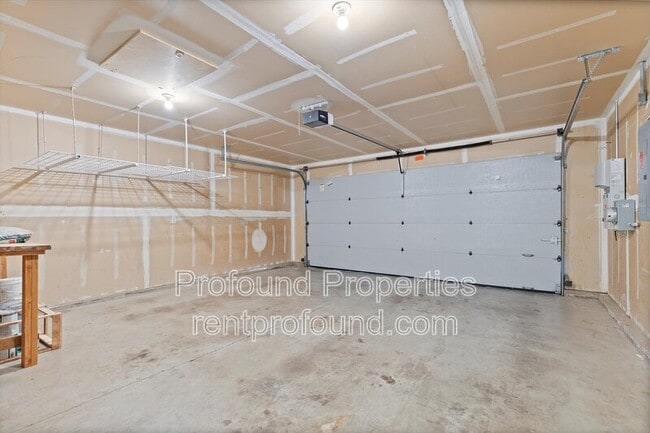 Building Photo - 7533 SW Applegate Dr