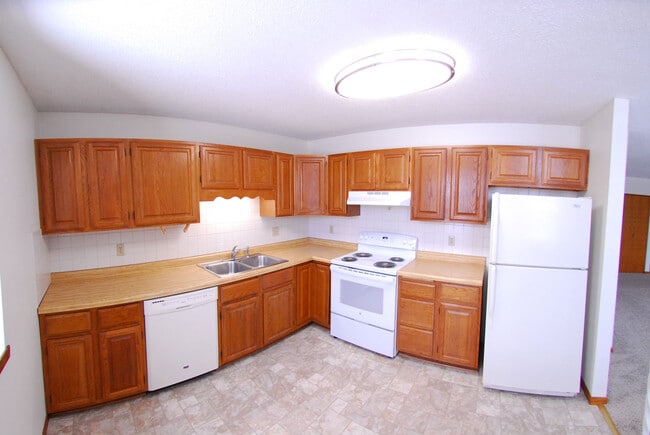 Apt. 16 Kitchen - Lincoln Apartments LLC