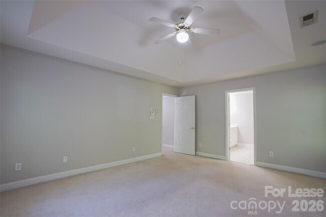 Building Photo - 3552 Weddington Oaks Dr