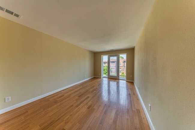 Building Photo - 5630 Pershing Ave
