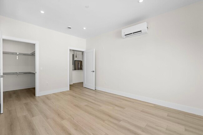 Building Photo - 4525 Bergenwood Ave