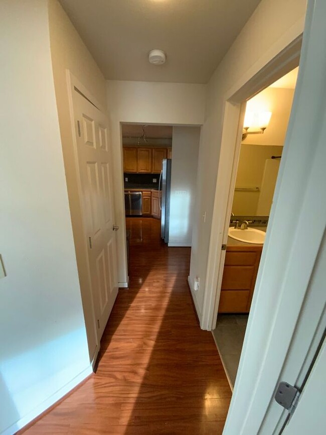 Building Photo - MARCH FREE Puyallup 3bdr 2bath condo w/ co...