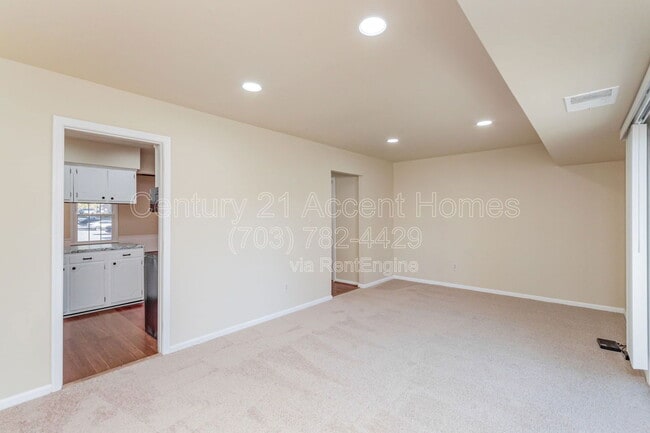 Building Photo - 14447 Cool Oak Ln