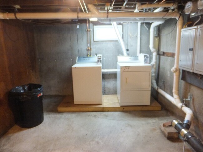Building Photo - 115 Chubbuck St