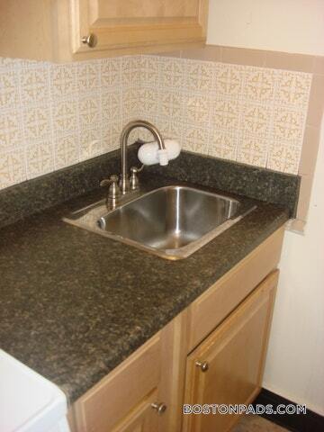 Building Photo - 41 Bay State Rd