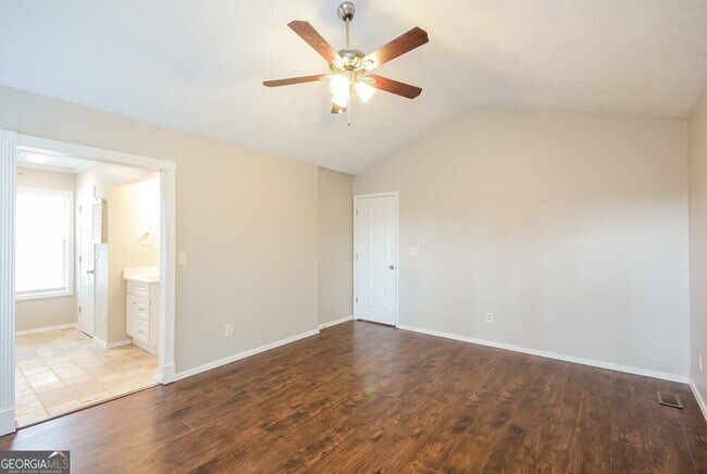Building Photo - 871 Hampton Hill Ct