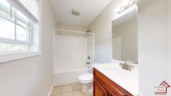 Building Photo - 1427 Lantana Ln NW