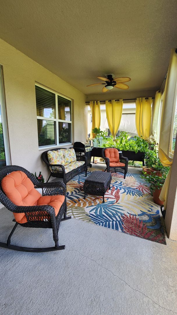 Building Photo - FOR RENT!!! SIMPLY STUNNING  3 BEDROOM 2 B...