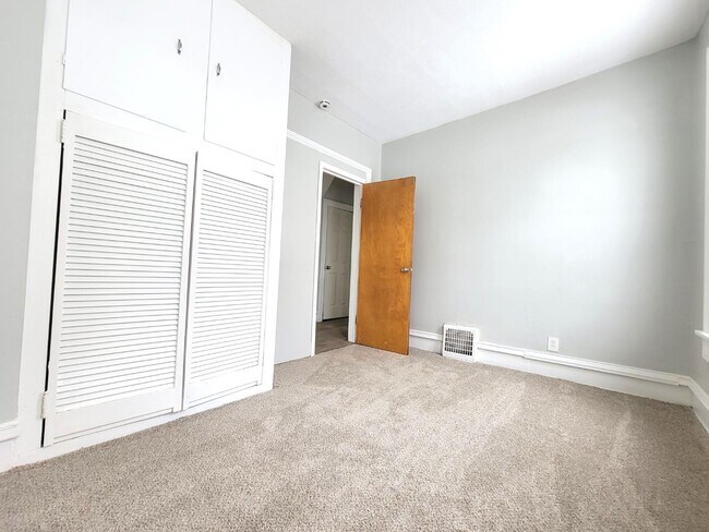 Building Photo - 320 Crosby St