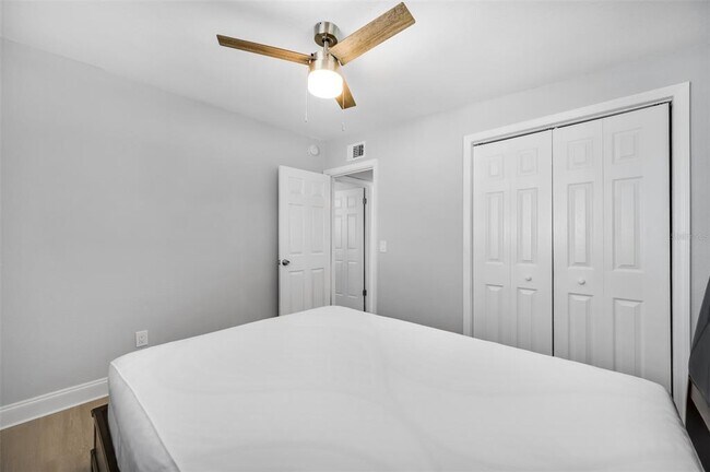Building Photo - 1400 Poinciana Dr