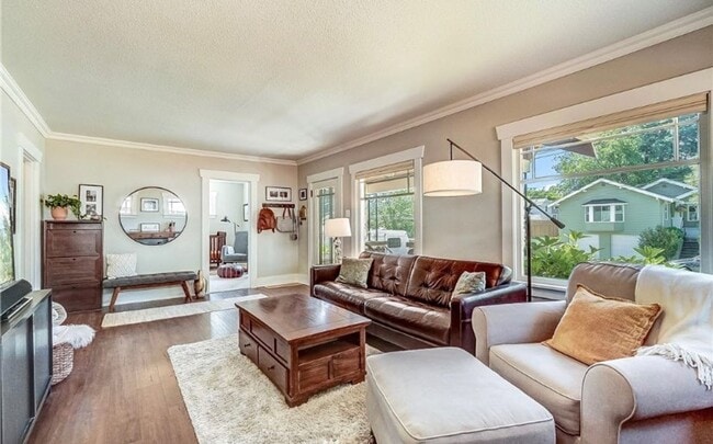 Building Photo - Charming 3-Bedroom Home with Private Backyard and Detached Garage in Tacoma
