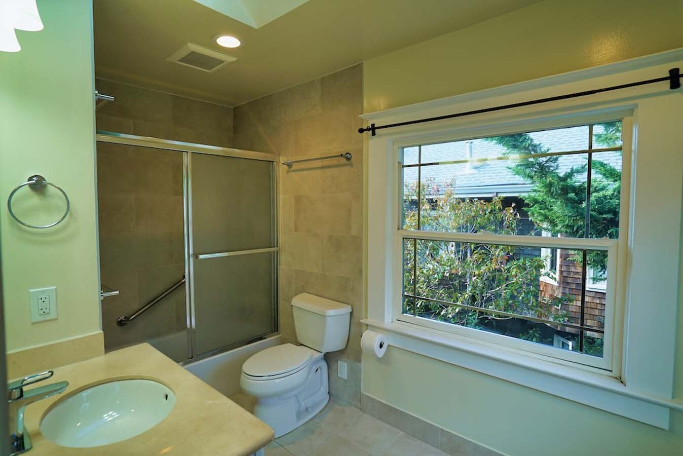 Building Photo - 2836 Derby St