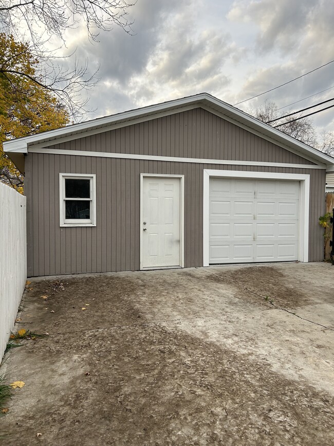 detached garage - 310 K St