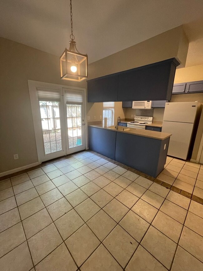 Building Photo - 515 Lakebrink Ct