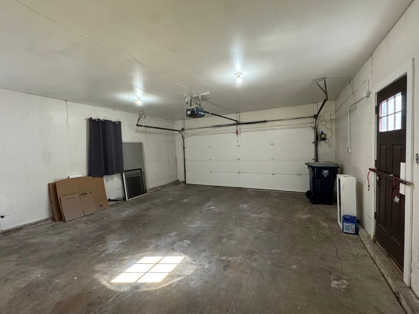 Building Photo - 3640 N Walnut St