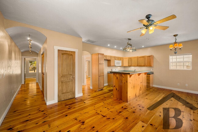 Building Photo - 1522 S Tuscany Ct