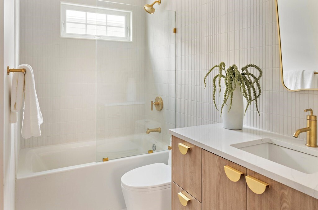 Building Photo - 65 Merriam St