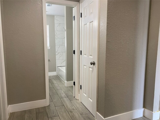 Building Photo - 231 Acker St