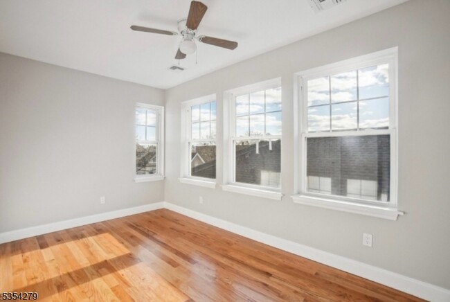 Building Photo - 81 N Grove St
