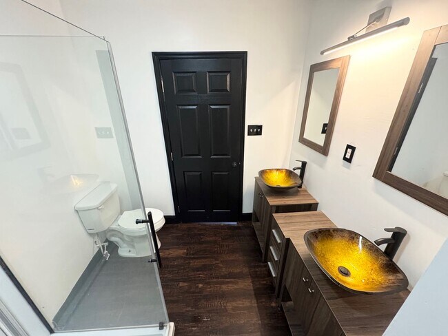 Building Photo - STRA509