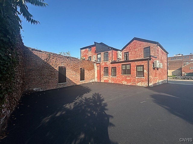 Building Photo - 106 Hotel St